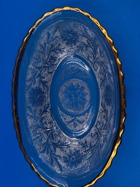 vintage Anchor Hocking clear glass oval serving bowl in the Sandwich pattern